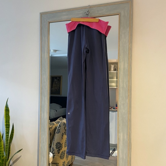 Lulu Lemon Yoga Pants - Picture 2 of 2